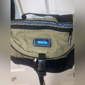 KAVU Green and Black Messenger Bag